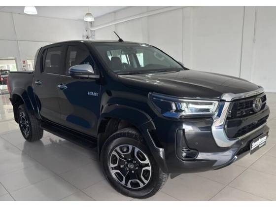 TOYOTA HILUX 2.8 D-4D TURBO DIESEL CD SRX 4X4 AUTOMÁTICO